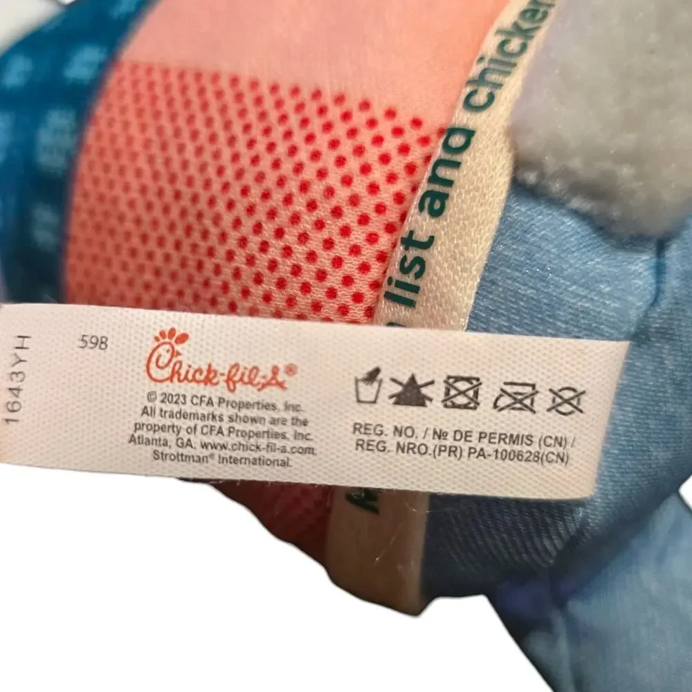 Chick Fil A 2023 Holiday Plush Cow 7